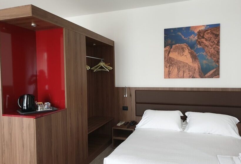 هتل Albergo Delle Alpi