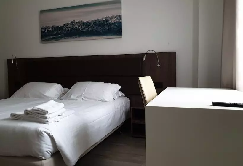 هتل Albergo Delle Alpi