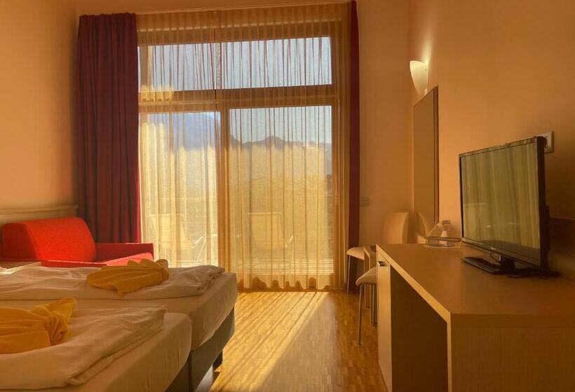 فندق Garda Sporting Club