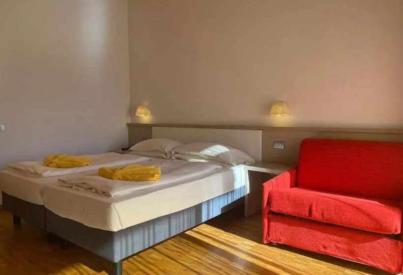 فندق Garda Sporting Club