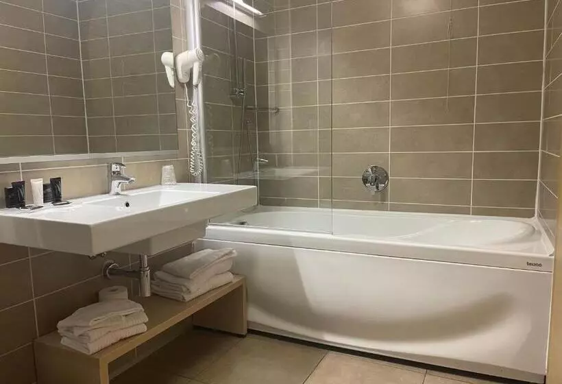 فندق Garda Sporting Club