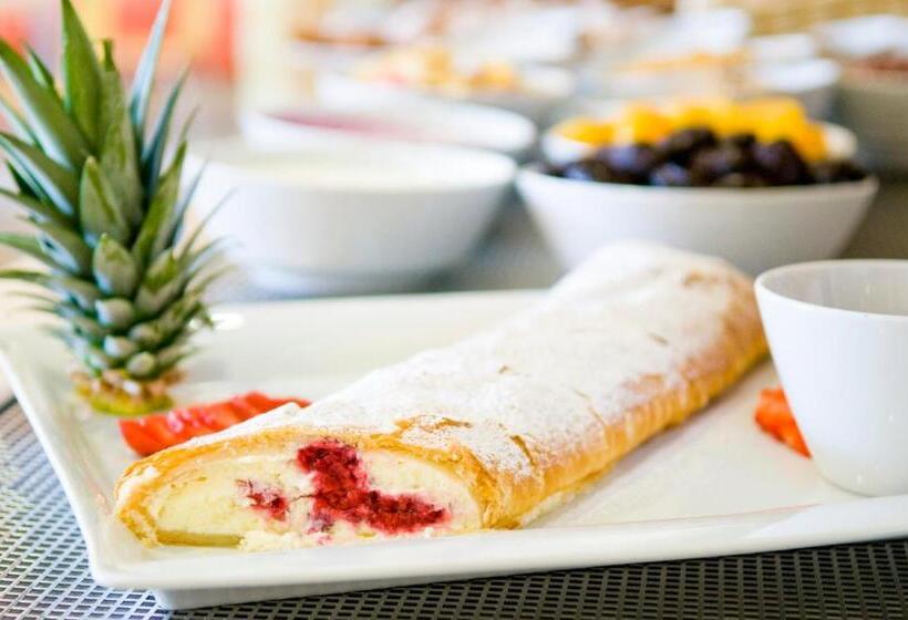 فندق Garda Sporting Club