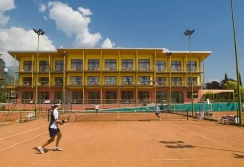 فندق Garda Sporting Club