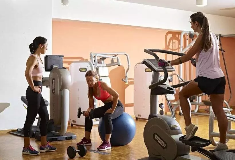 فندق Garda Sporting Club