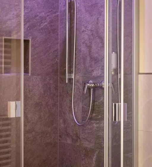 Отель Gasthof Höttl