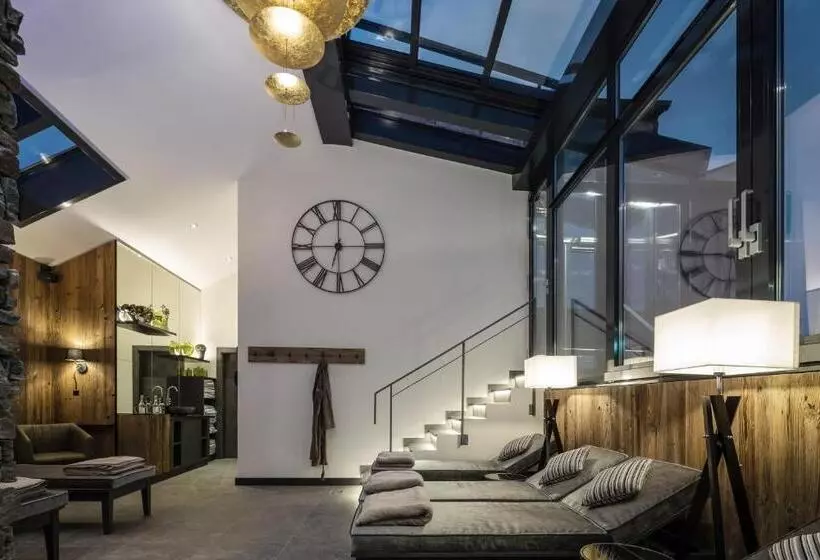 Отель Gasthof Höttl