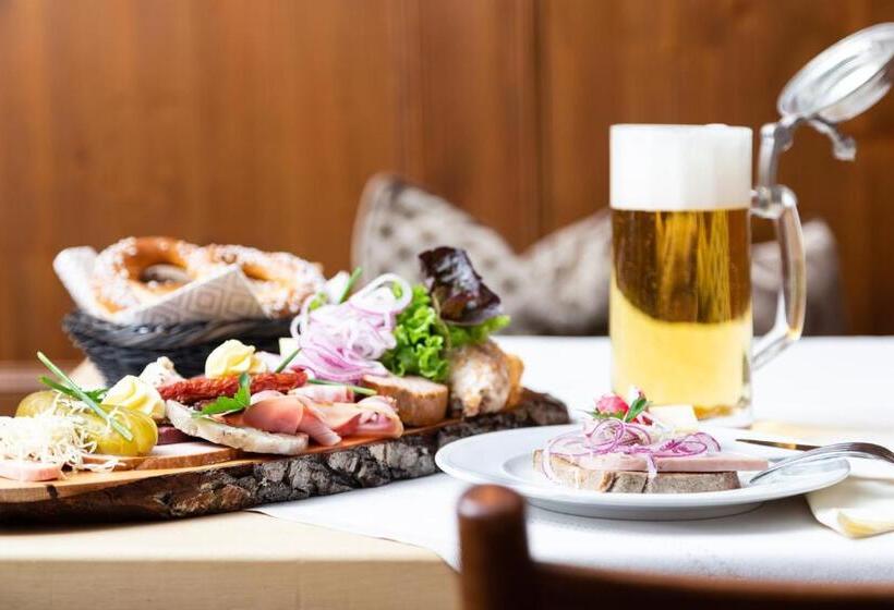 Hotel Gasthof Höttl