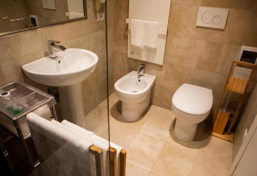 בית מלון כפרי Milano Pool & Garden