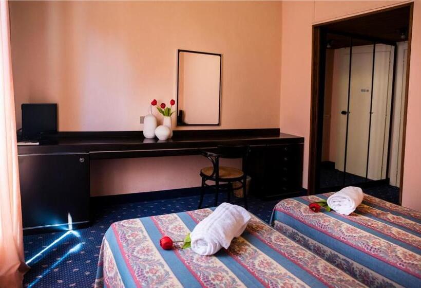 בית מלון כפרי Milano Pool & Garden