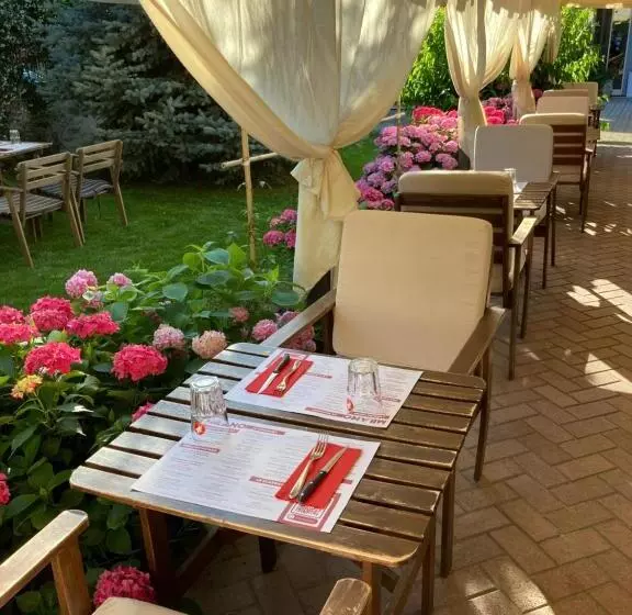 Hotel Milano Pool & Garden