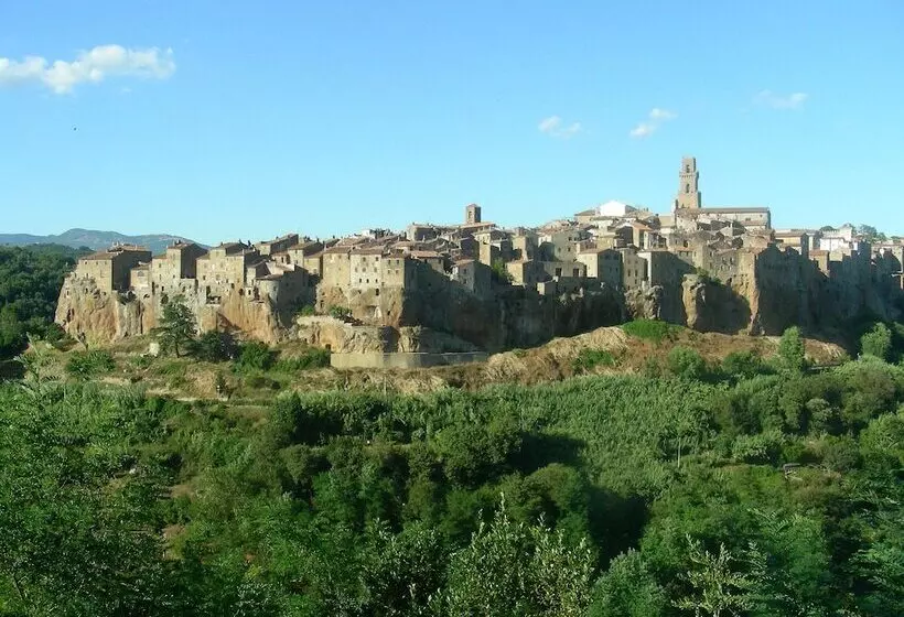 هتل Poggio Bertino