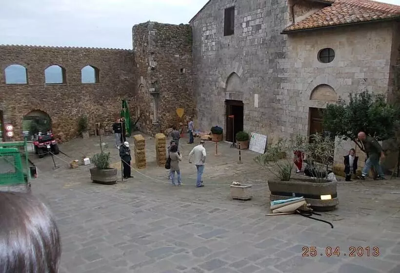 هتل Poggio Bertino