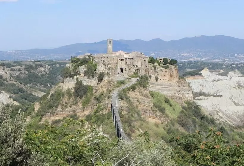 هتل Poggio Bertino