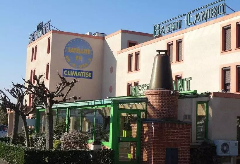 Metrhotel Basso Cambo