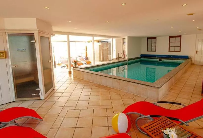 Wohlfühlhotel Hörn Van Diek Garni Mit Schwimmbad