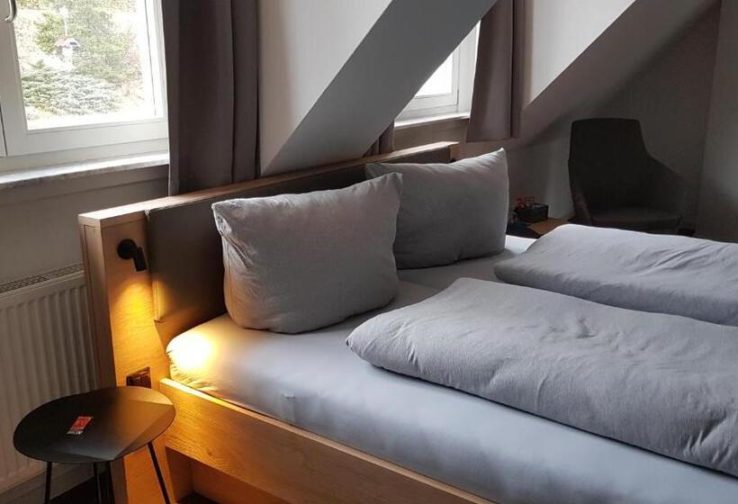 Cross Country Hotel Hirsch