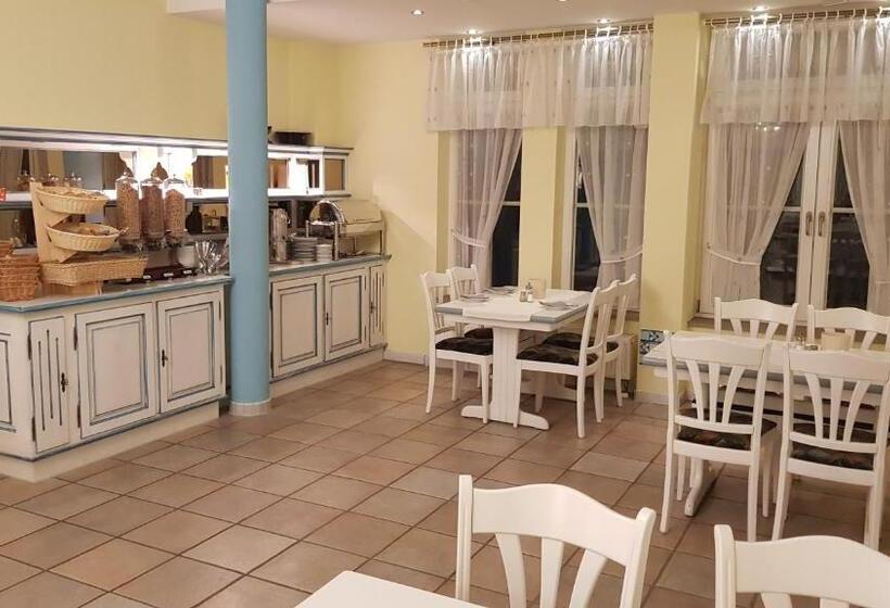 Cross Country Hotel Hirsch