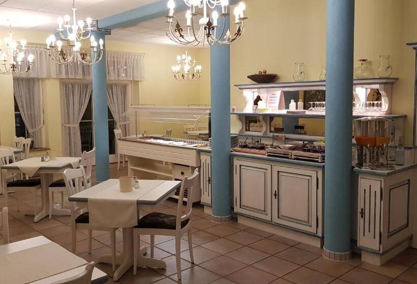 Cross Country Hotel Hirsch