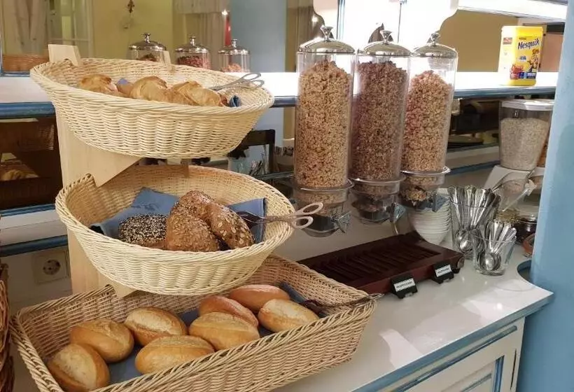 Cross Country Hotel Hirsch