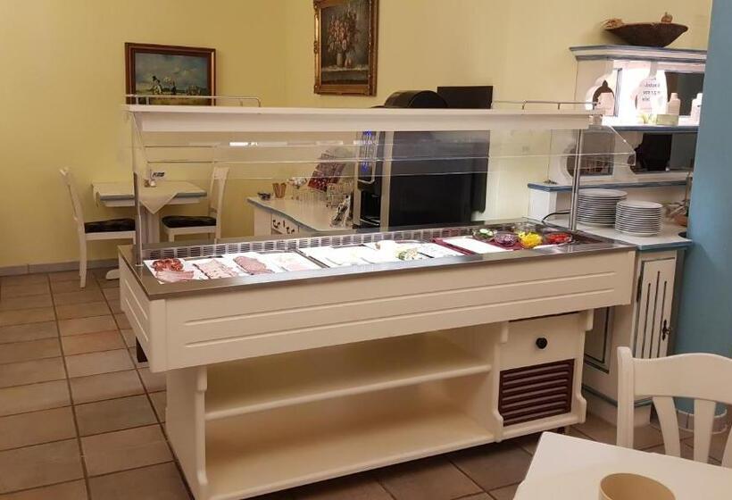 Cross Country Hotel Hirsch