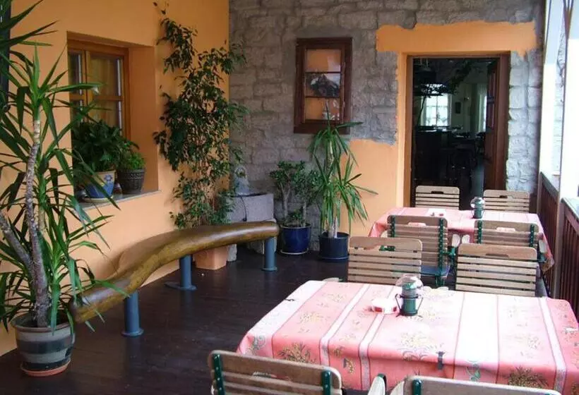 Cross Country Hotel Hirsch