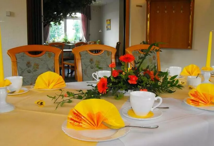 Отель Ahornberg