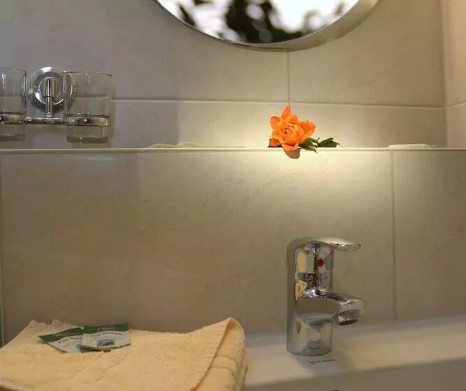 Garni Hotel & Ferienwohnungen Seeschlößchen