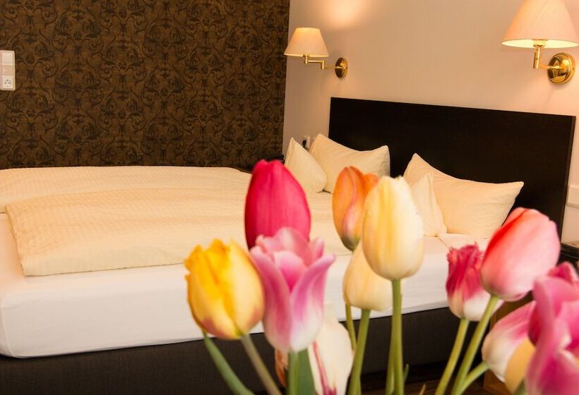 Garni Hotel & Ferienwohnungen Seeschlößchen