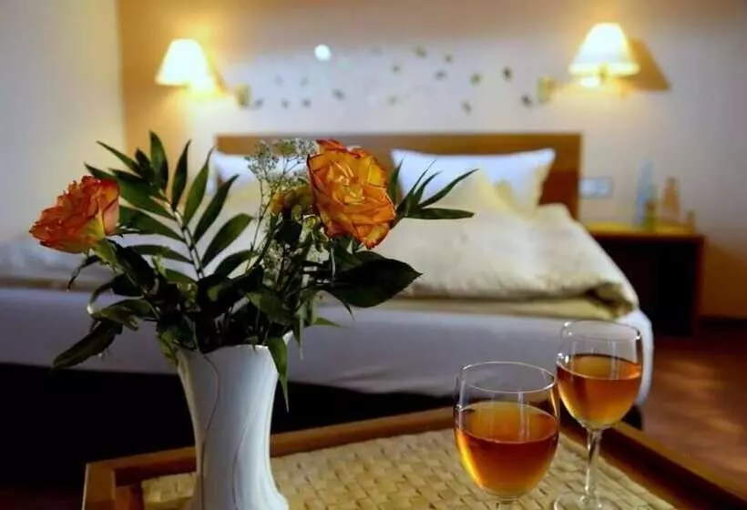 Garni Hotel & Ferienwohnungen Seeschlößchen