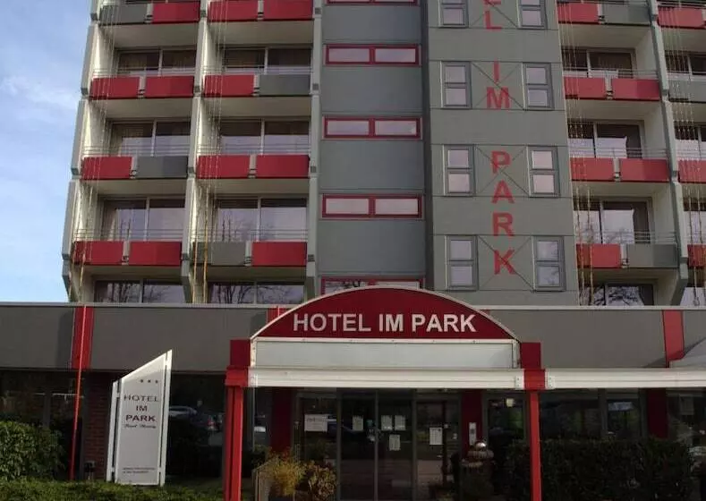 Отель Im Park