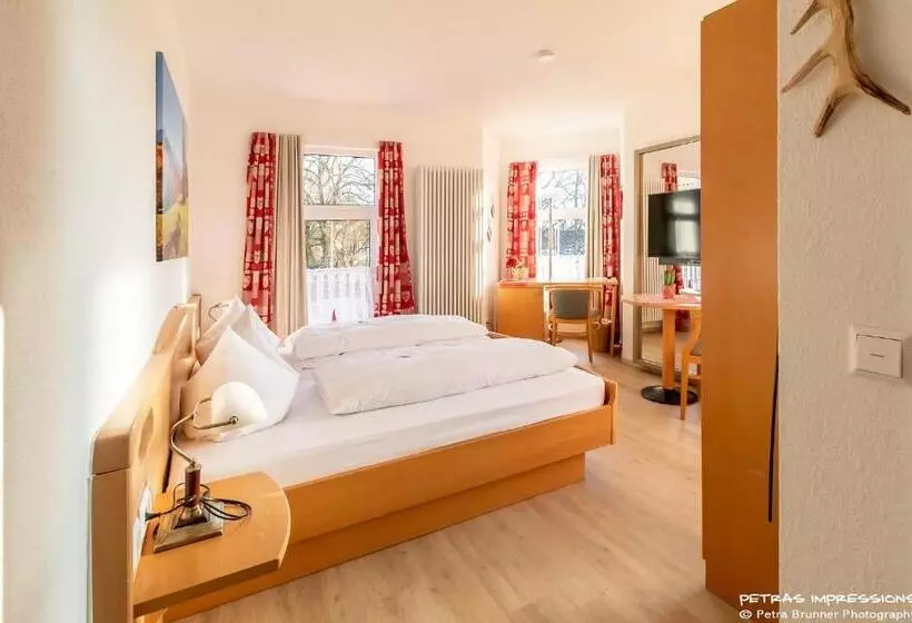 Отель Oberwirt Wangen