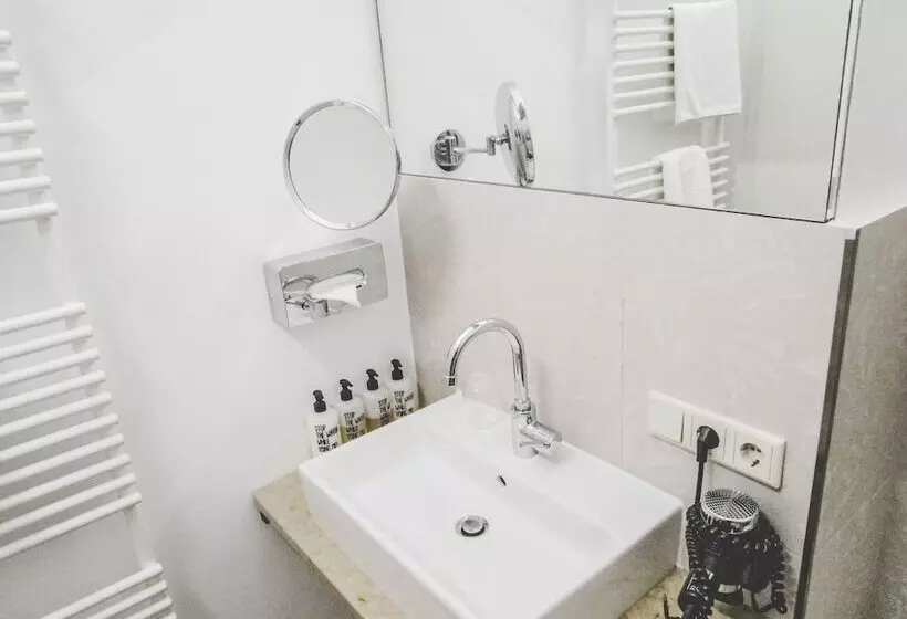 بنسيون Münchner Hof