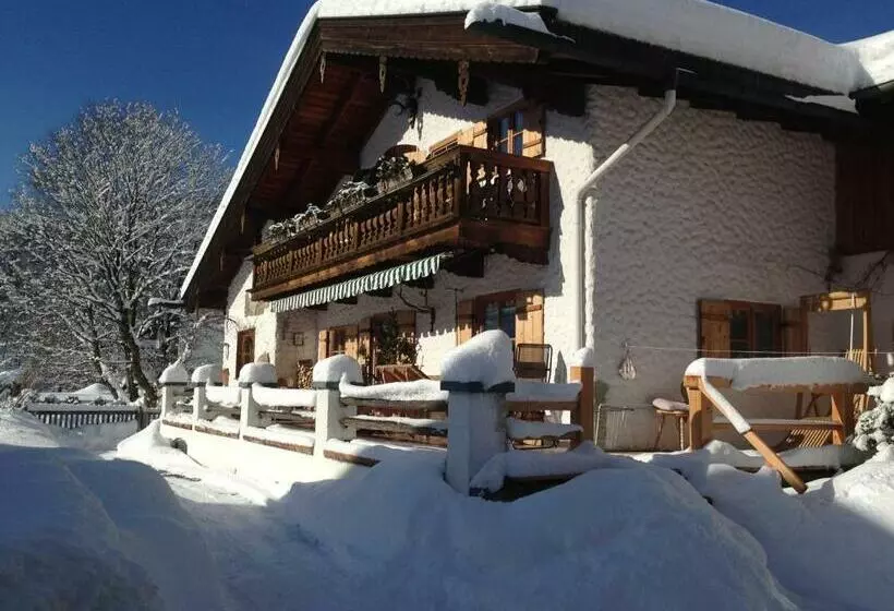 Aamiaismajoitus (B&B) Bartl Pension