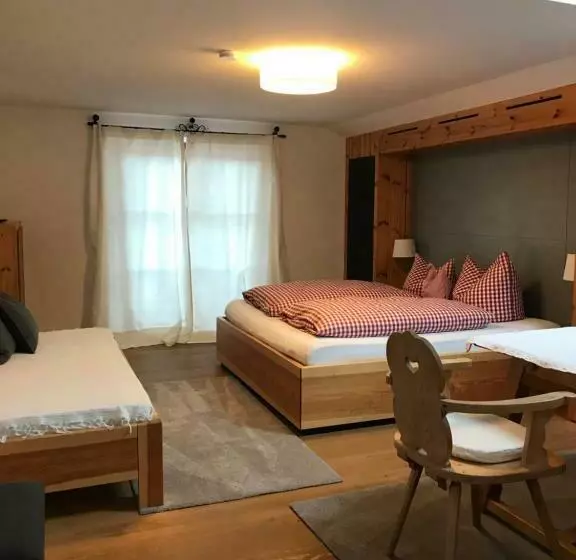 Aamiaismajoitus (B&B) Bartl Pension