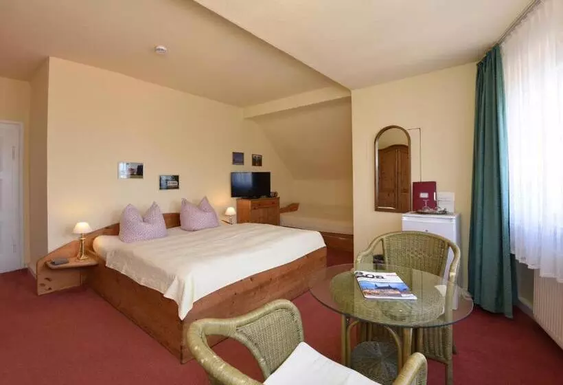 تختخواب و صبحانه Pension Villa Gisela