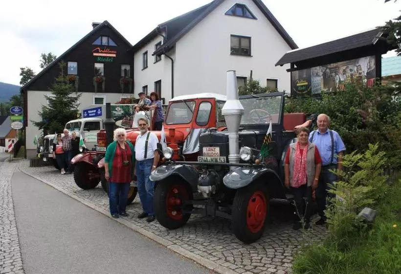 تختخواب و صبحانه Wellness Hotel Pension & Gaststätte Riedel