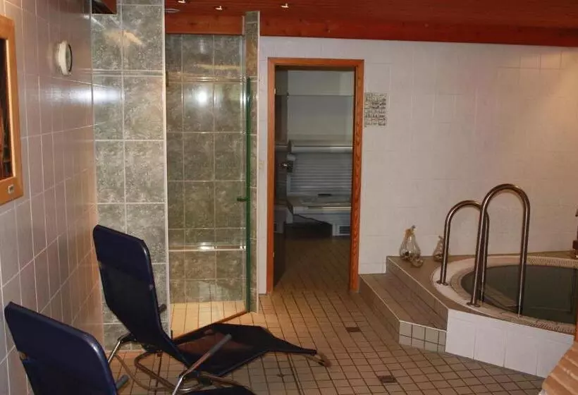 تختخواب و صبحانه Wellness Hotel Pension & Gaststätte Riedel