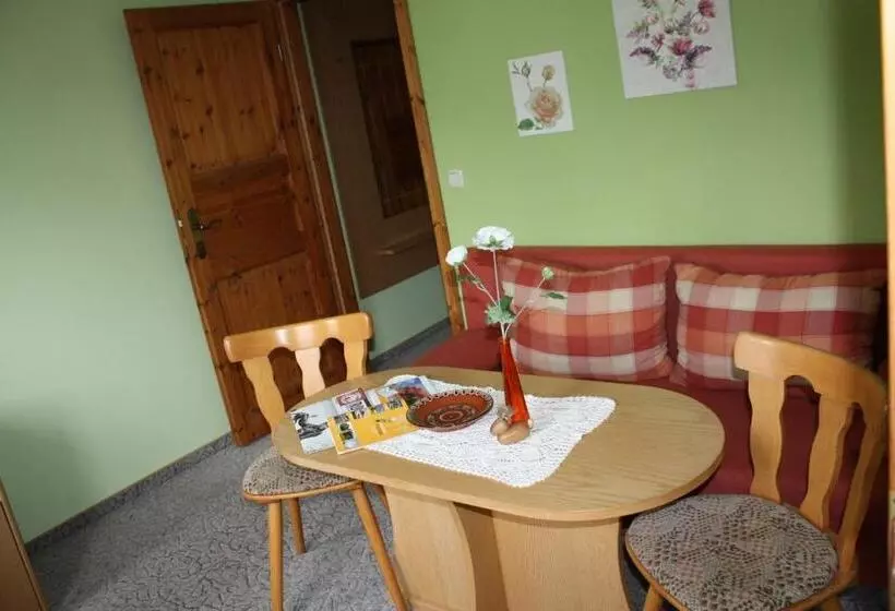 تختخواب و صبحانه Wellness Hotel Pension & Gaststätte Riedel