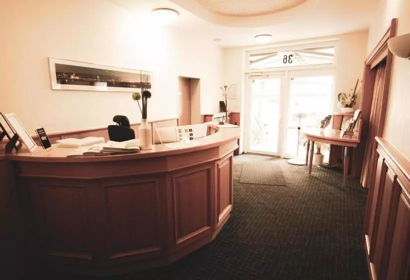 هتل Am Vogelsanger Weg