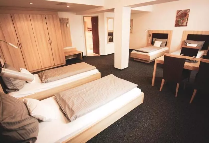 هتل Am Vogelsanger Weg