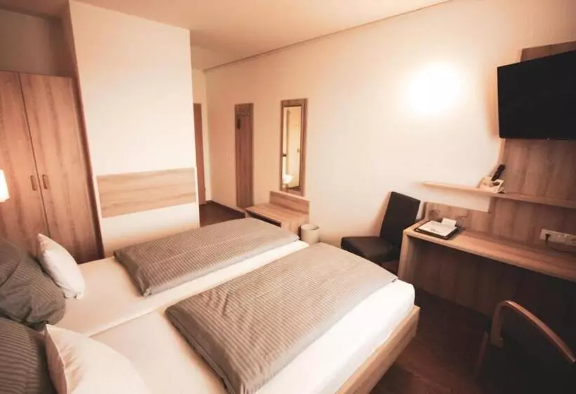 هتل Am Vogelsanger Weg