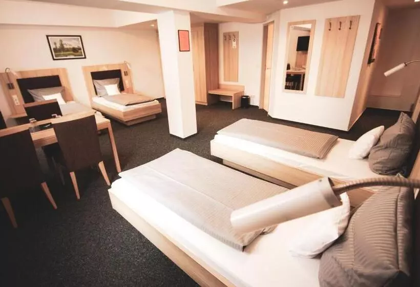 هتل Am Vogelsanger Weg