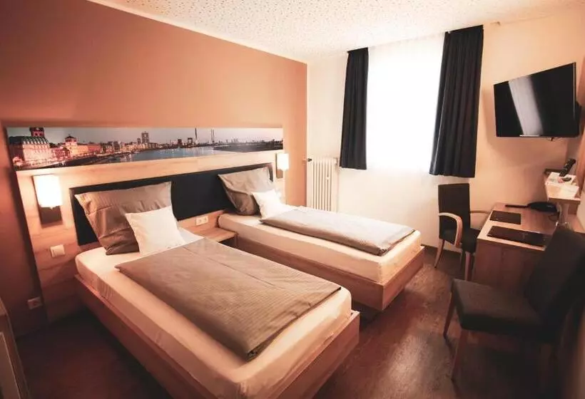 هتل Am Vogelsanger Weg