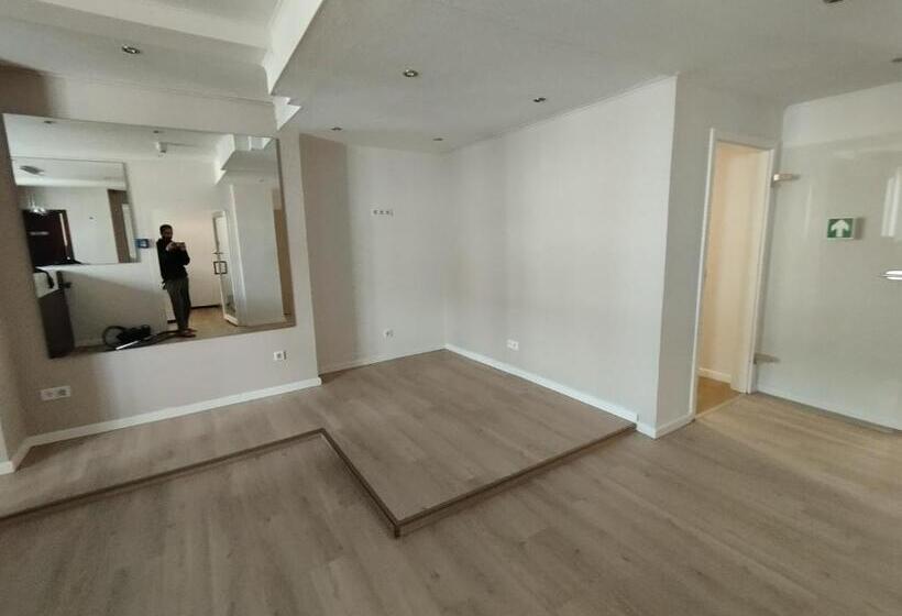 هتل Doerenkamp Self Check In