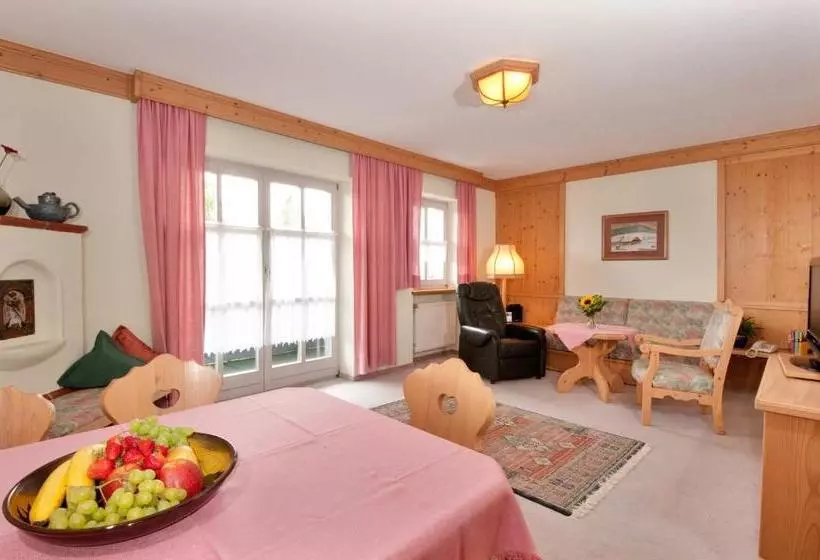 Hotelli Ferienwohnungen Moosbach I