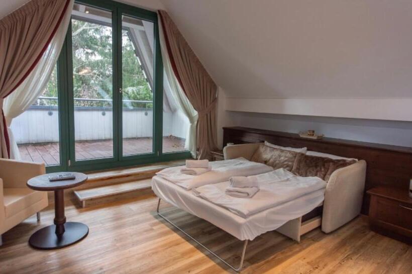 호텔 Restaurant Auerhahn