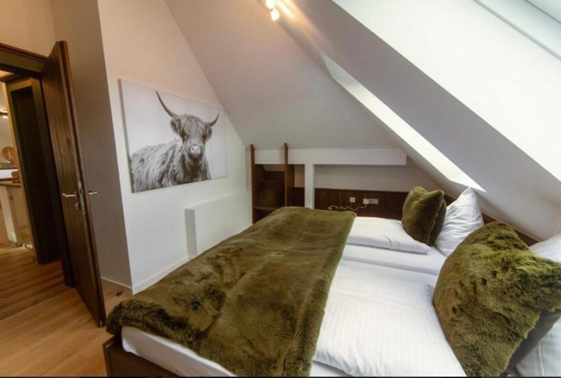 호텔 Restaurant Auerhahn