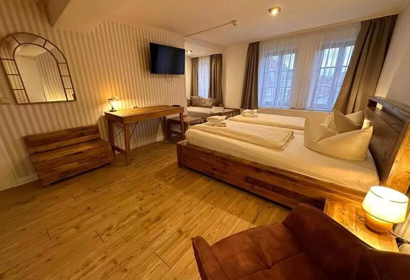 هتل Zur Goldenen Sonne