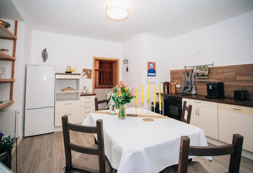 호텔 Zur Goldenen Sonne