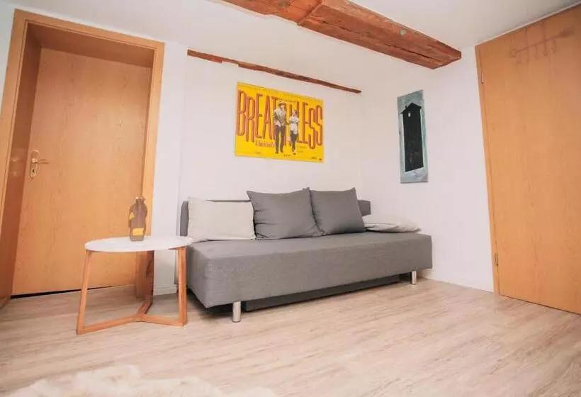 هتل Zur Goldenen Sonne